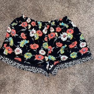 Flowy patterned shorts